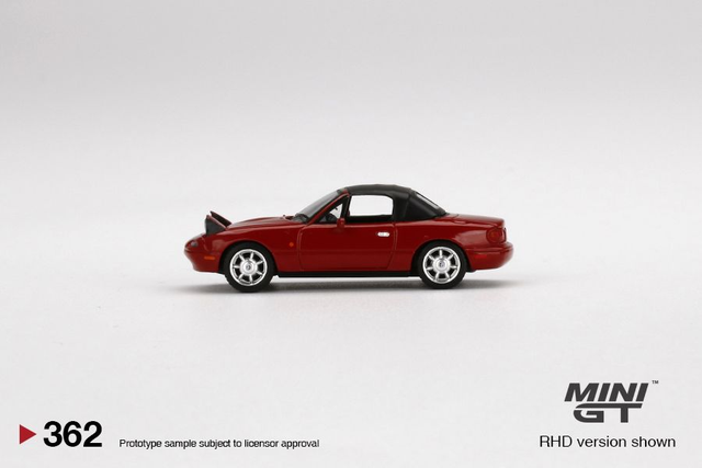 MGT00362 Mini GT 1/64 Eunos Roadster Classic Red Headlight Up / Soft Top