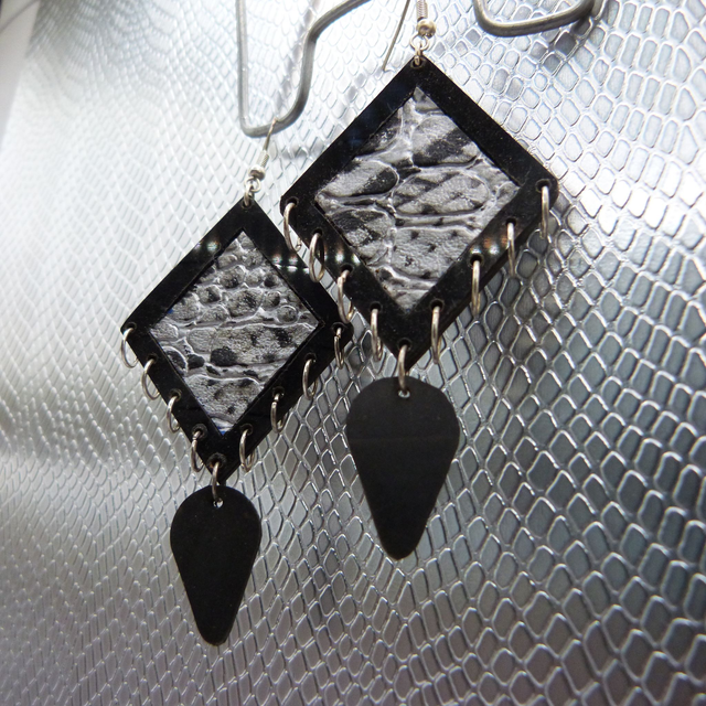 Boucle d&#039;oreille vinyle &quot;Losange Grunge&quot;