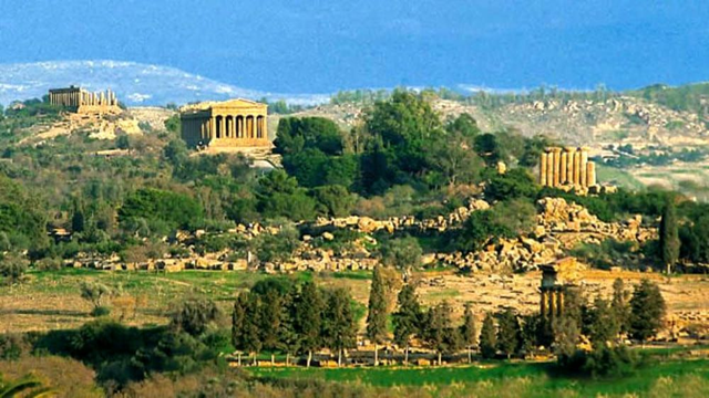 Transfer from Siracusa to Cefalù + Valley of Temples in Agrigento (or viceversa - Private Transfer)
