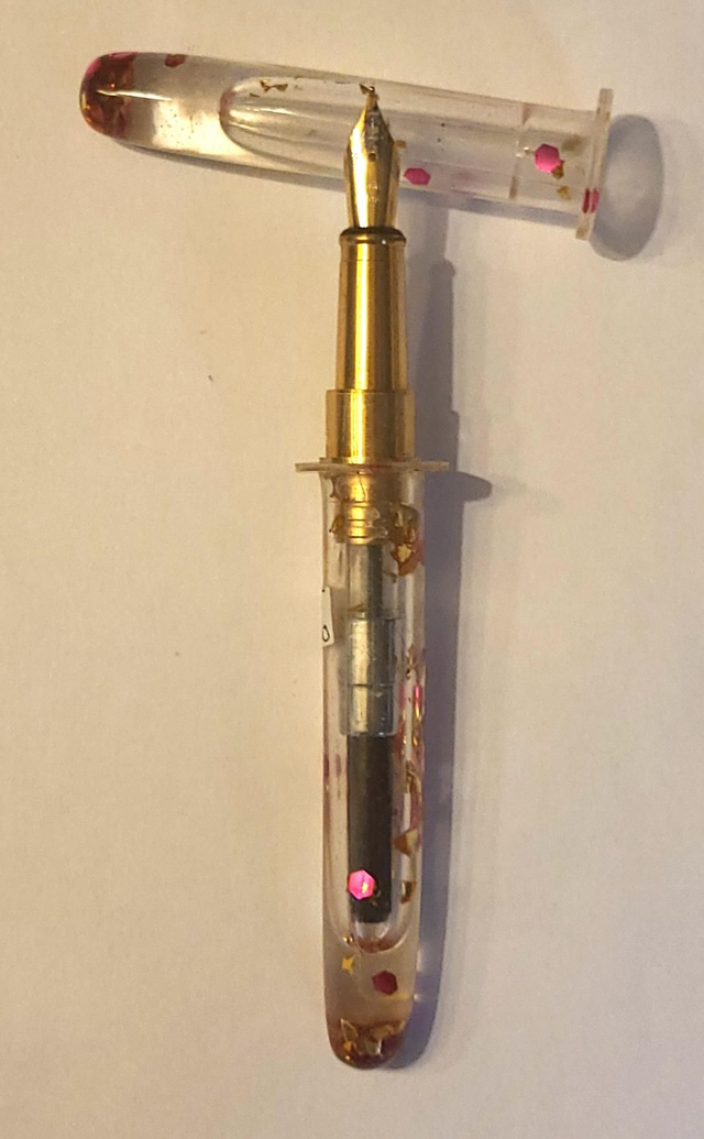 Stylo plume transparent pailleté 