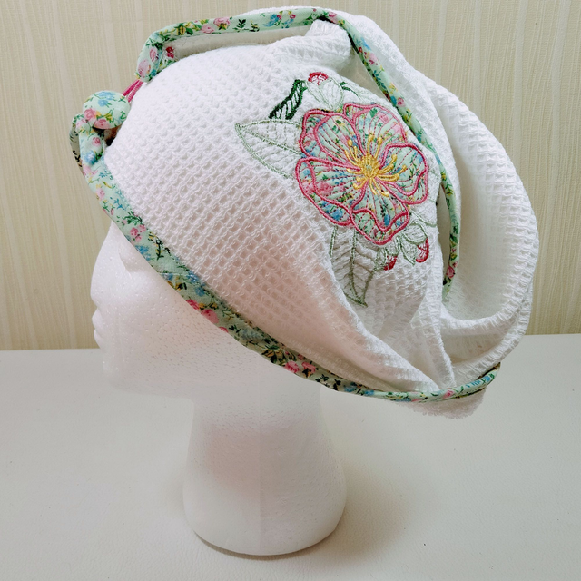 Serviette pour cheveux broderie fleur verte