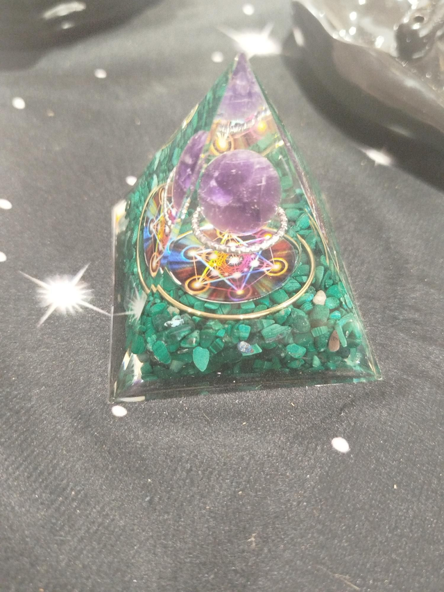 orginite Malachite Améthyste et cube de metatron 