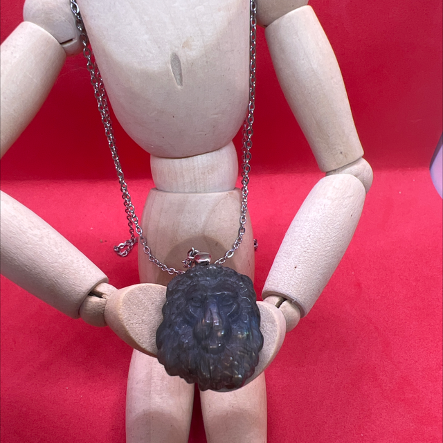 Collier Tête de Lion en Labradorite – Protection et Puissance Intérieure