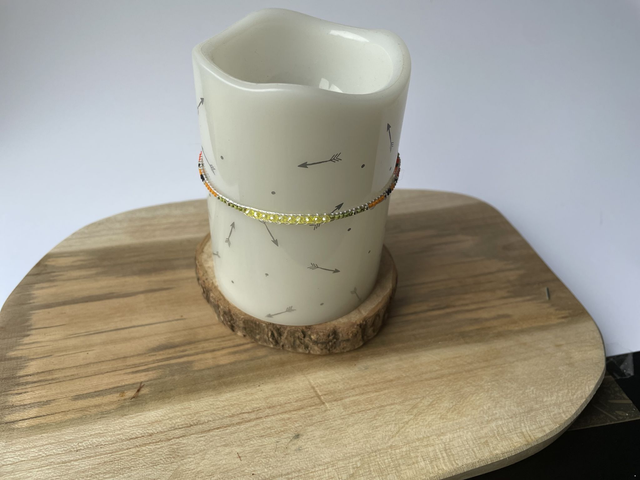 Bracelet fin, tissé en perles Miyuki Délica.