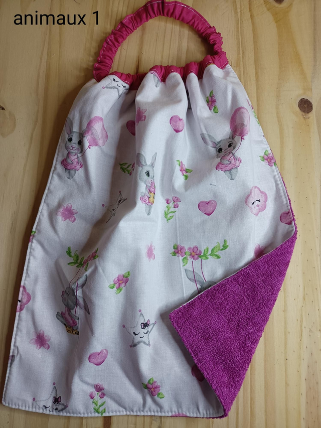 Serviette élastique enfant avec éponge "animaux" 