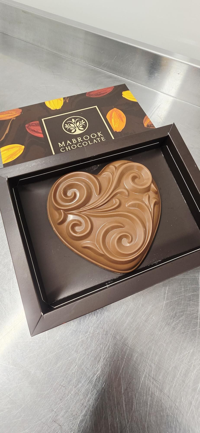Milk chocolate Barroco style Big Heart 
