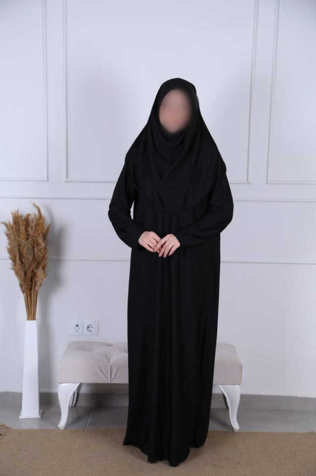 ROBE DE PRIÉRE NOIRE