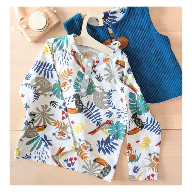 Noël – Ensemble chemisette + gilet – Taille 2 ans – Tissu coton blanc et motifs animaux tropicaux