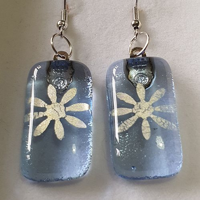 Silver flower on Aquamarine glass dangly earrings e75