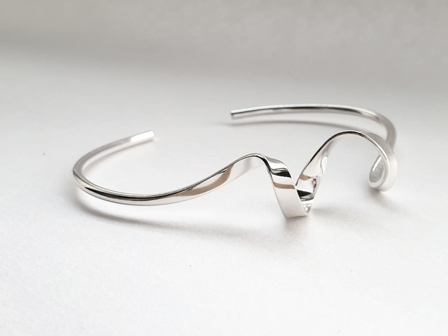 Spiral Bangle 