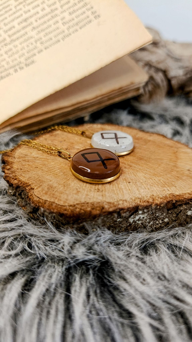 ELDDÍS - Pendentif acier inox doré 