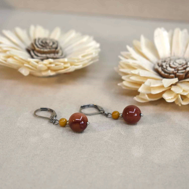 Boucles d'oreilles courtes avec 2 pierres en jaspe mokaïte