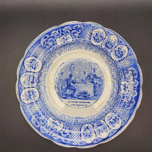 Assiette décorative en faïence de Choisy