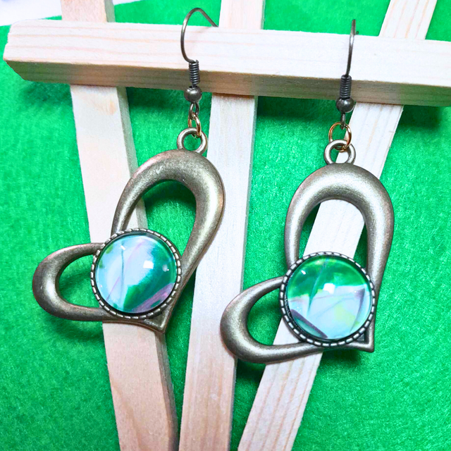 TENDRE JADE - Boucles d'oreilles - Bronze ancien