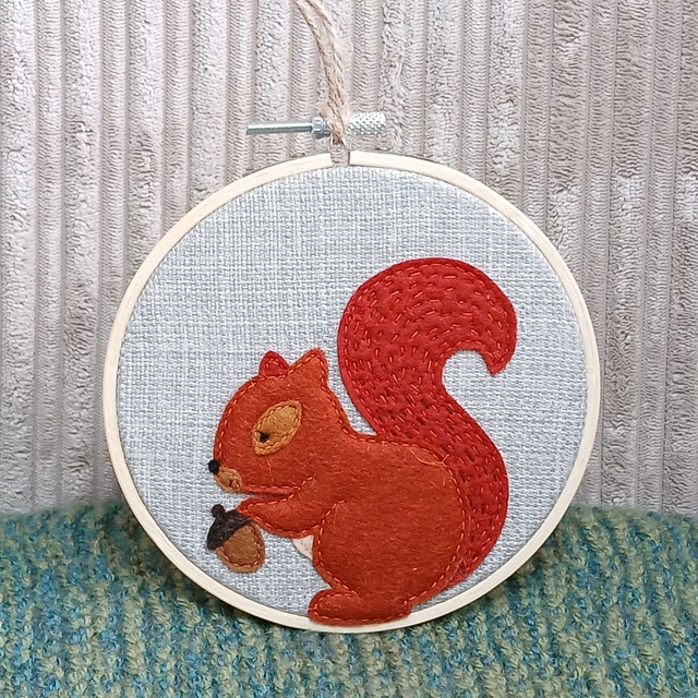 Wildlife Range, hoop art. SQUIRREL DESIGN. Wall art. Hand-sewn. Grey background. 