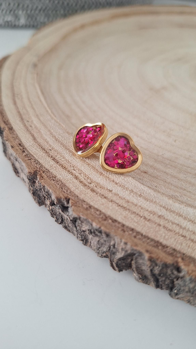 Boucles d&#039;oreilles dorées cœur paillettes roses