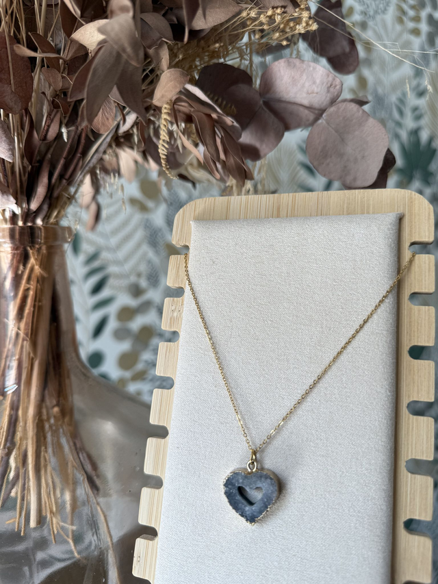 Collier Pendentif Coeur en Agate &amp; Inox couleur dorée