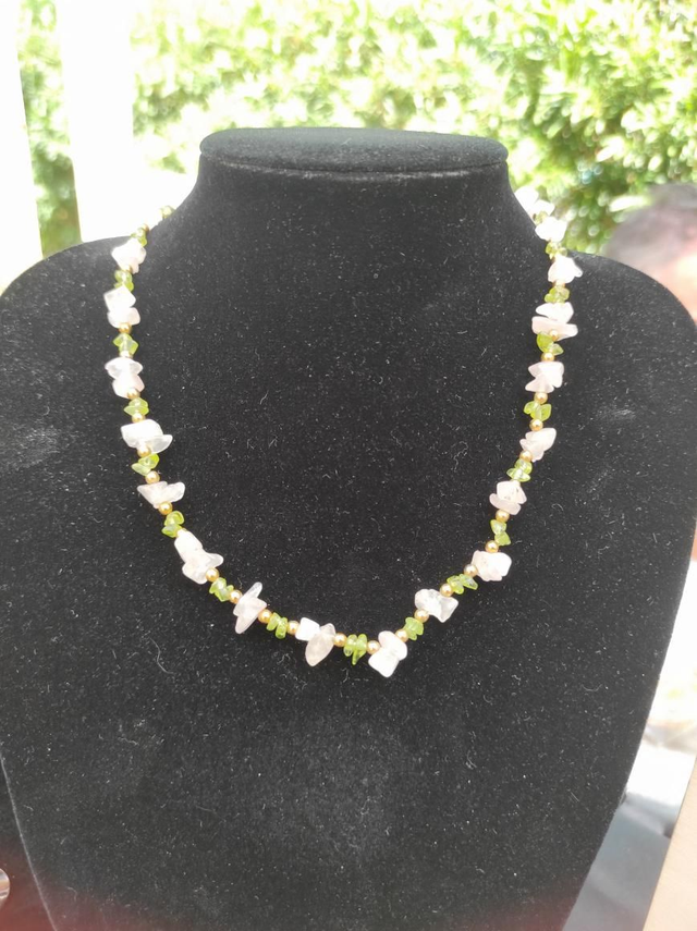 Collar cuarzo rosa y jade