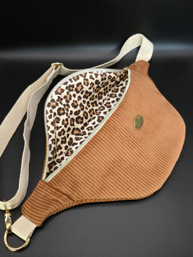 Grand sac banane en velours avec poche extérieure - rouille/léopard