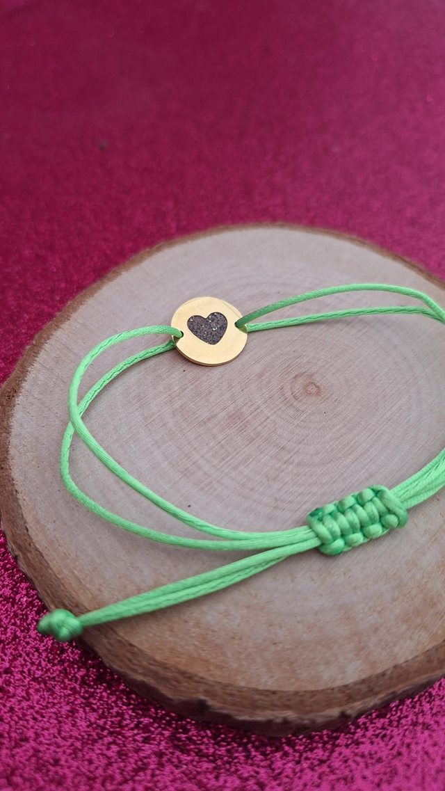 Bracelet cordon vert paillettes noires/blanches/dorées 