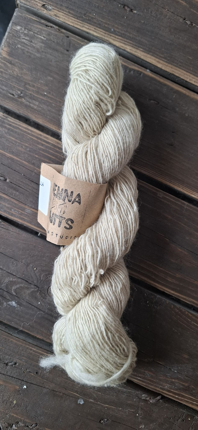 Herkkä-LF – Halla | 100 % suomenlampaanvilla | Light Fingering | 50 g