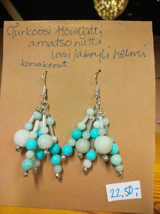 Amatsoniitti+turkoosi howliitti