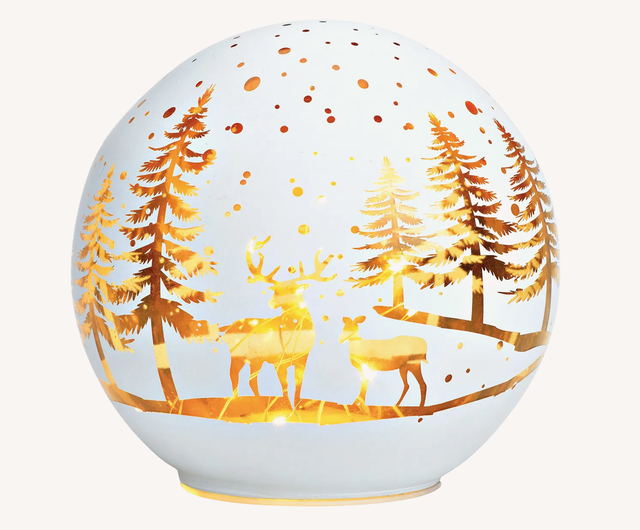 LED lichtbal, winter bosdecor, gemaakt van mat wit glas