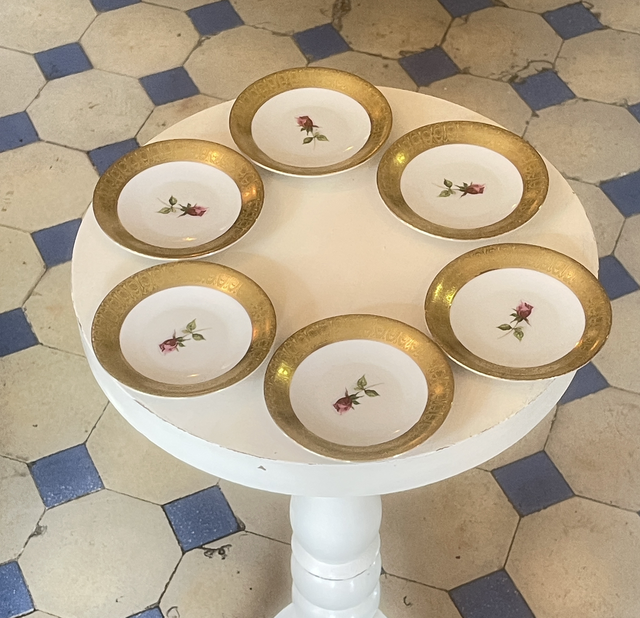 Set von 6 Tellern mit Rose / Oscar Schaller