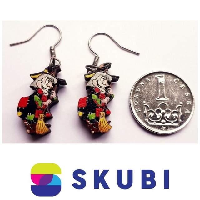 Dřevěné náušnice - Čarodějnice (2 cm)