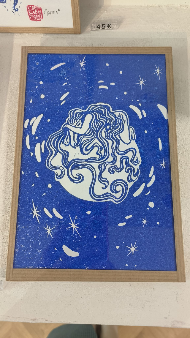 Gaia sur la lune bleue sans cadre - Médéa 