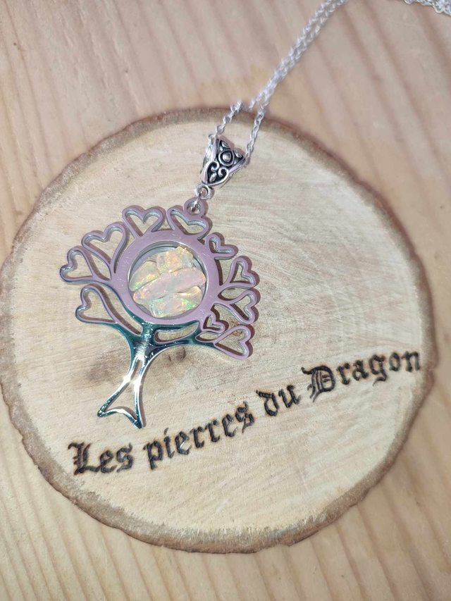 pendentif arbre de vie et opale d&#039;Ethiopie naturelle