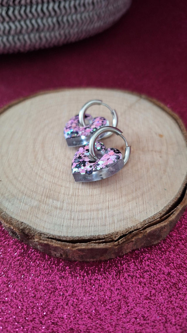 Créoles argentées cœurs paillettes noires/roses/blanches