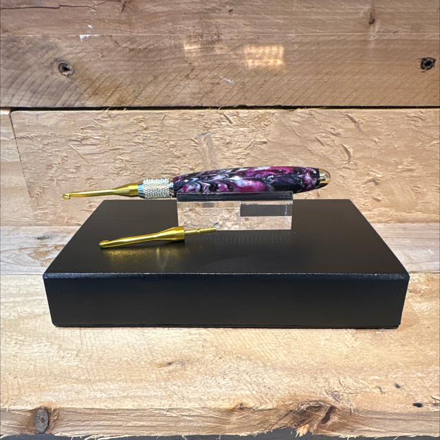 Fuchsia Tritone Crochet Handle and Hooks 