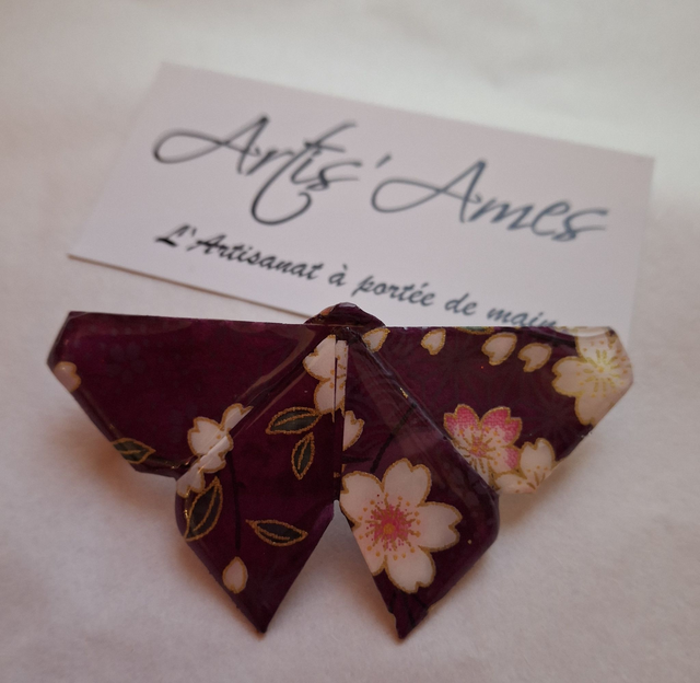 Barrette Papillon violet à fleurs blanches