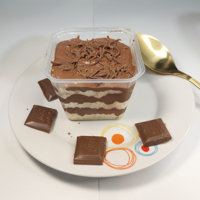 Bolo gourmet de Cenoura com Creme de cacau e castanha de caju
