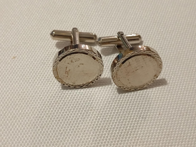 Boutons de manchettes métal gris ronds