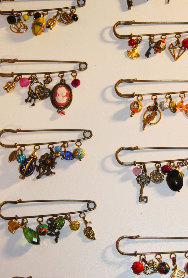 Les broches bronze 8 cm (18 modèles)