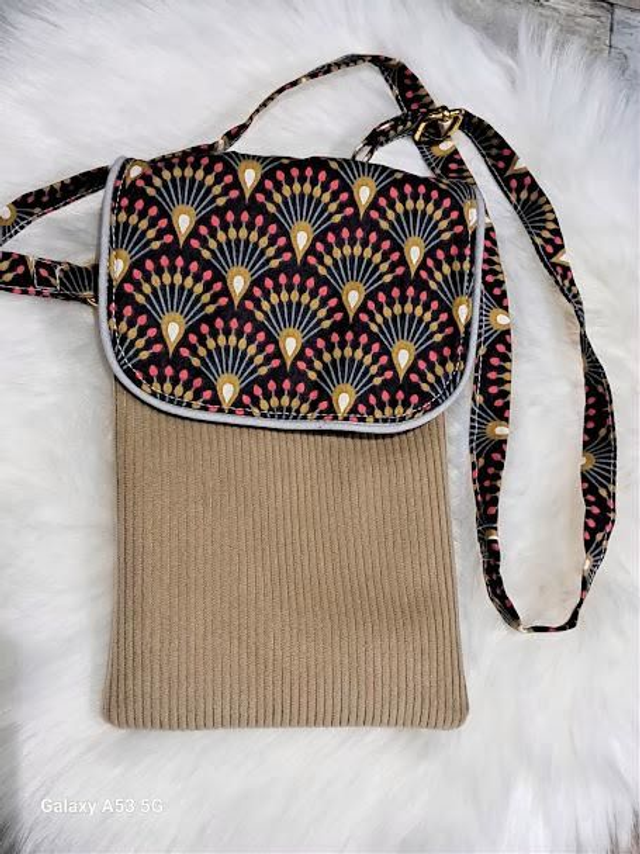 Pochette bandoulière pour smartphone