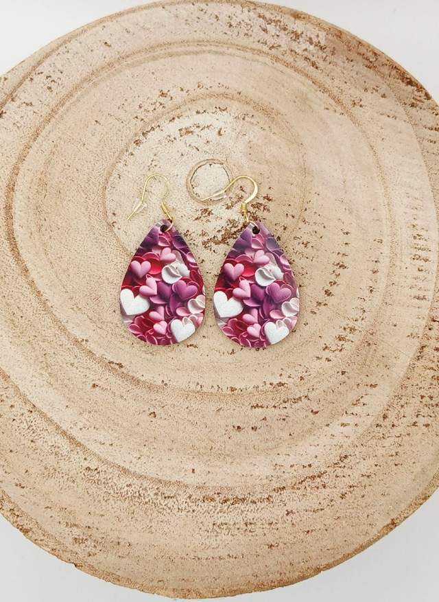 Boucle d&#039;oreilles larme sublimée &quot;confettis de cœur&quot; 