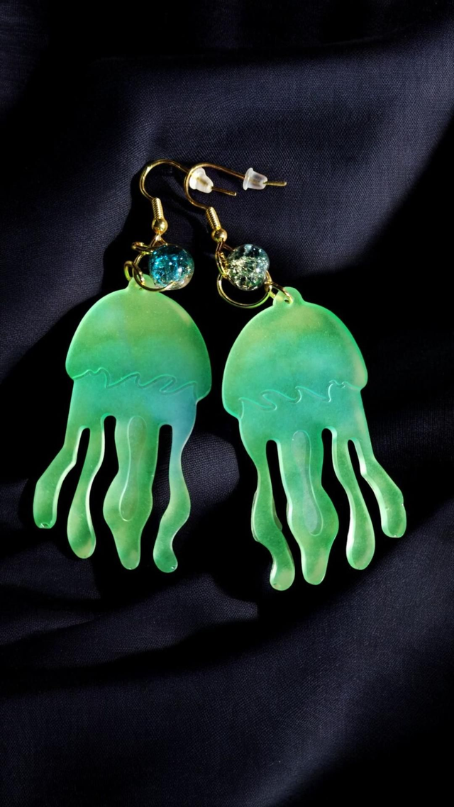 Pimeässä hohtavat Meduusat / Glow-in-the-dark Medusa