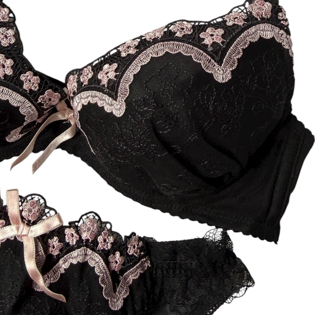 Black + pink floral Japanese Bra + underwear set UK 32B, 34B