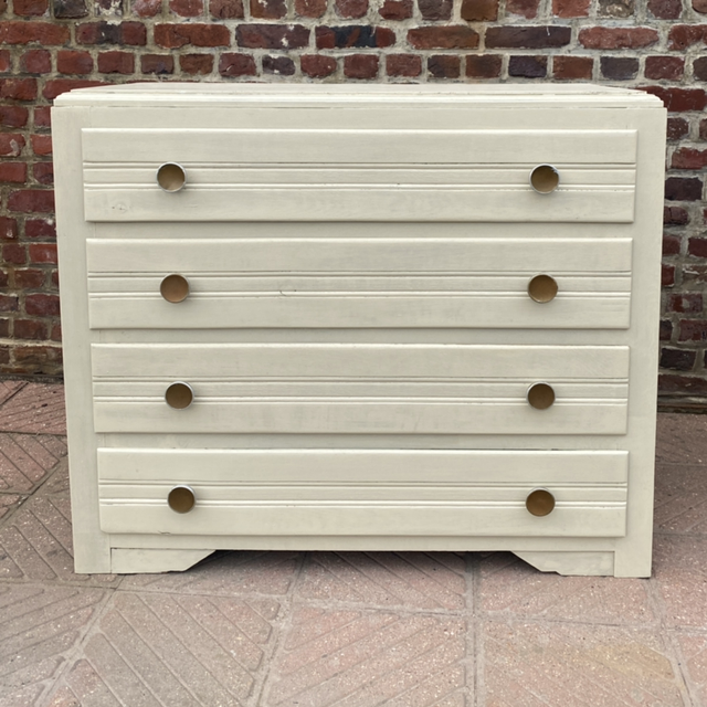 Commode ancienne repeinte beige