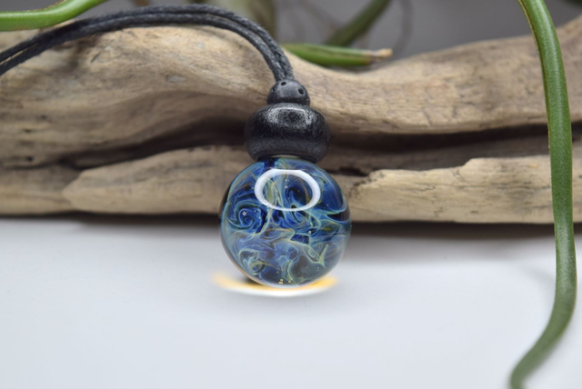 PENDENTIF NÉBULEUSE HOMME N°8