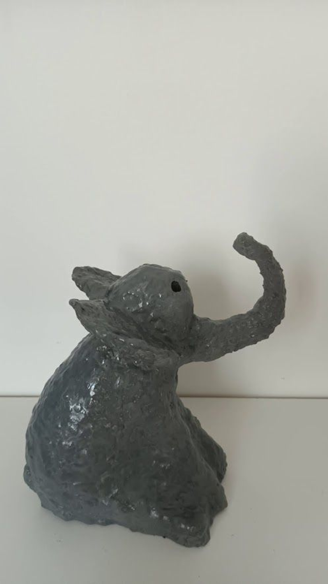 BEBE ELEPHANT, papier mâché, fait main, décoration ou cadeau unique, 18 cm de haut