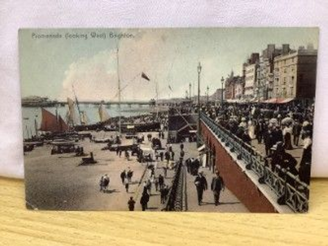 Brighton, Promenade, Looking West, Sussex, Posted 1907 Boots Pelham Series Postcard. Our Ref: no R65 £2.25