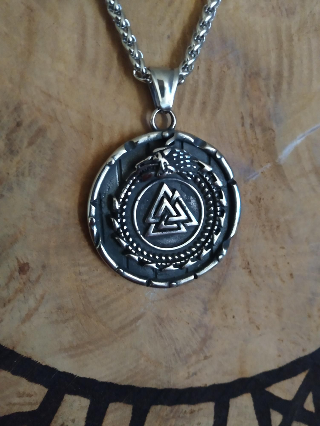 Collier Valknut acier inoxydable 