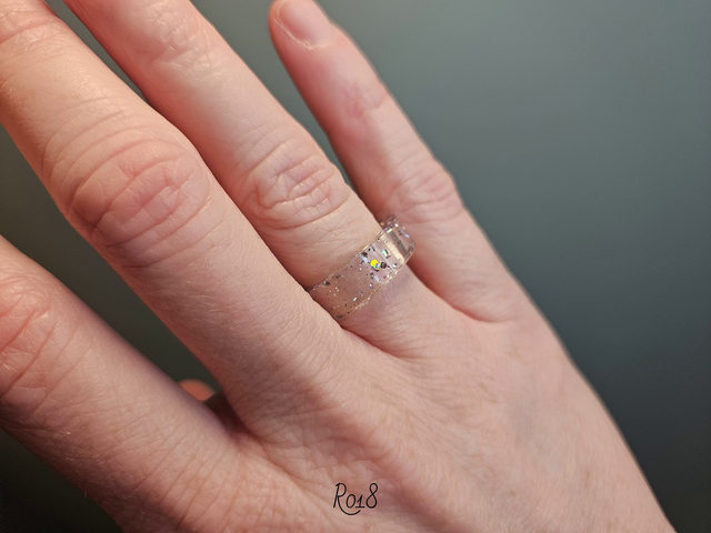 Holographic Silver (R018)