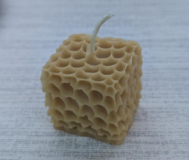 Square Comb (Approx 94g)