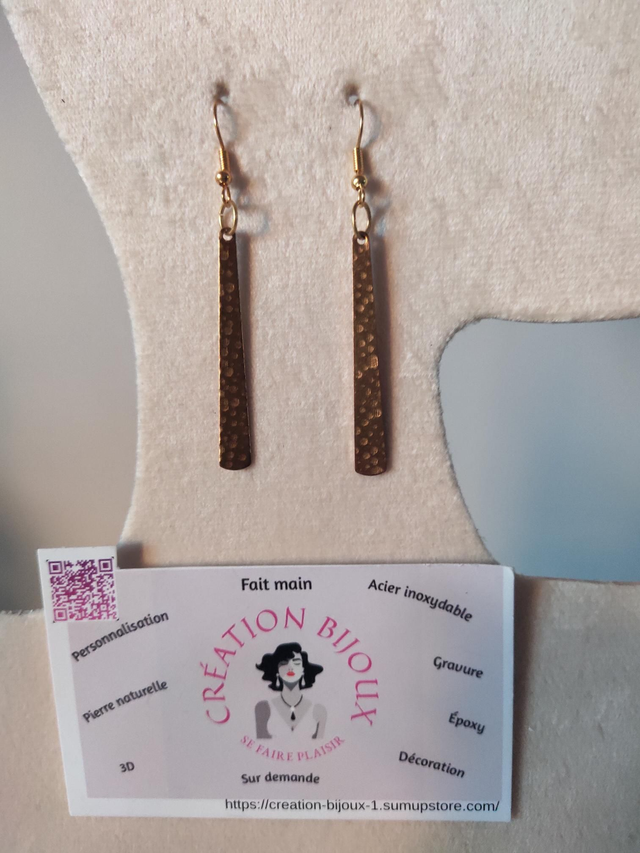 Boucle d'oreille pendante plate 