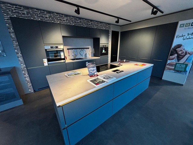 Nobilia Einbauküche Musterabverkauf Blau/Grau incl.Bosch/Bora